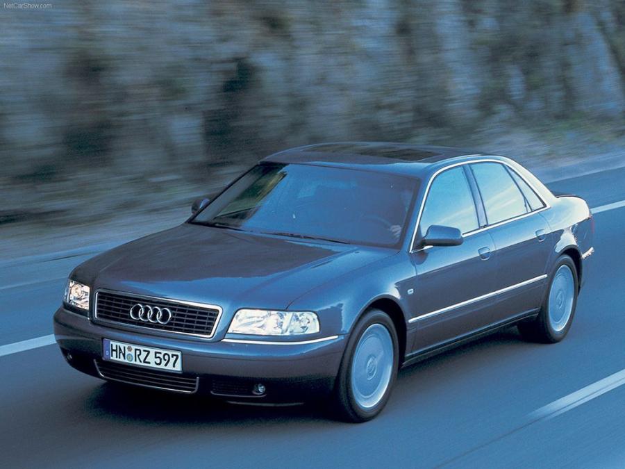 Audi A8 3.7 (D2) 1999 года  (фото 1 из 5)